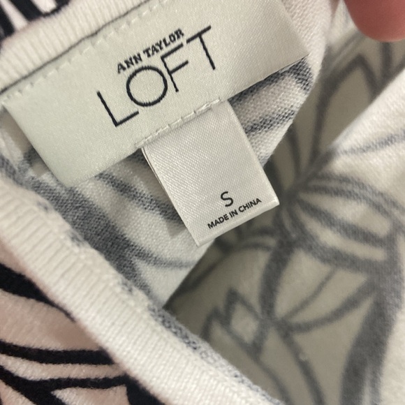 Ann Taylor Loft Size Small Halter Top Ties Black & White Floral Pattern EUC - Picture 11 of 11